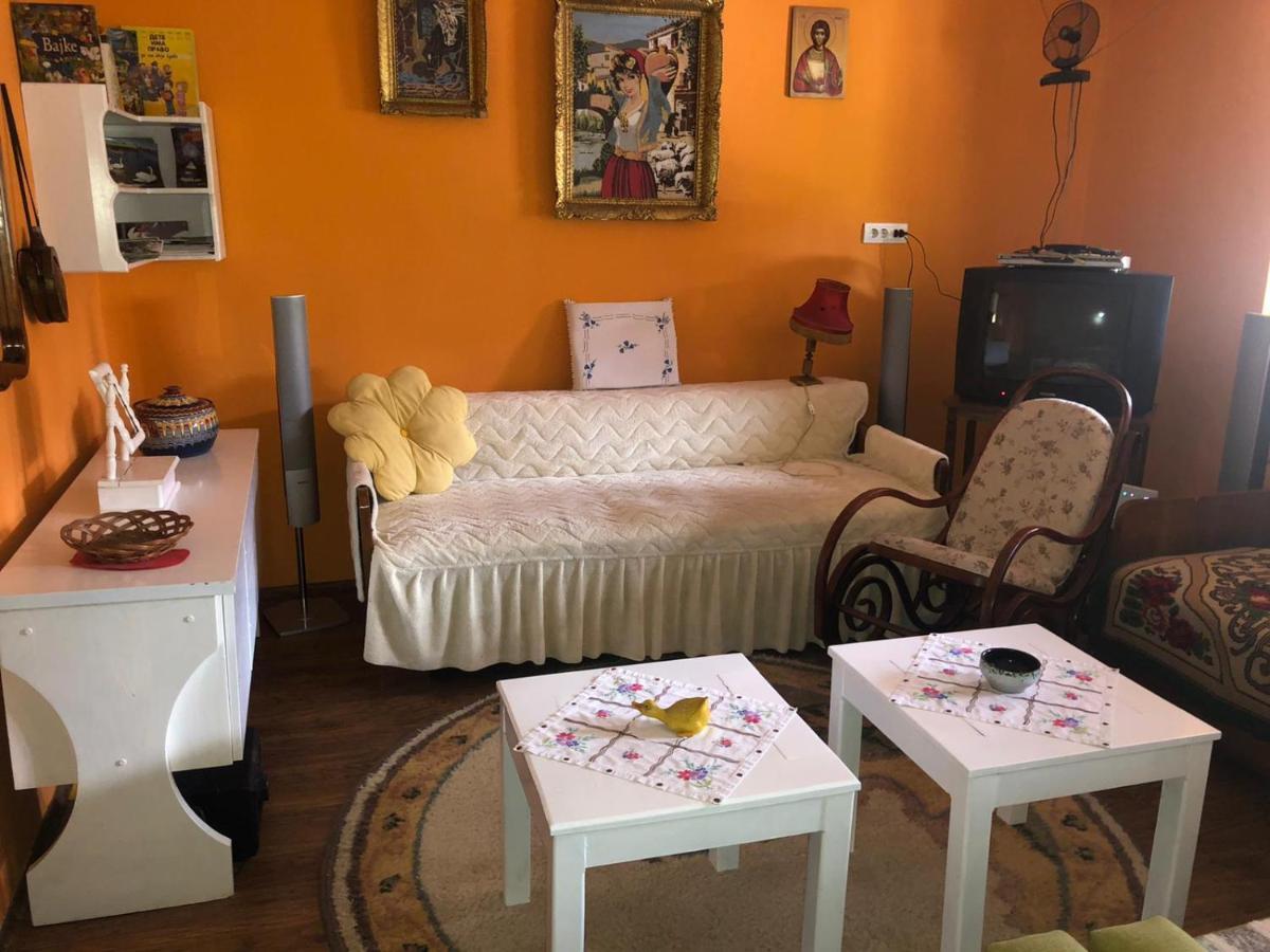 Salas Gnijezdo Bačka Palanka Exterior foto