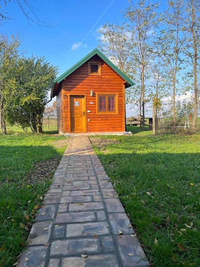 Salas Gnijezdo Bačka Palanka Exterior foto